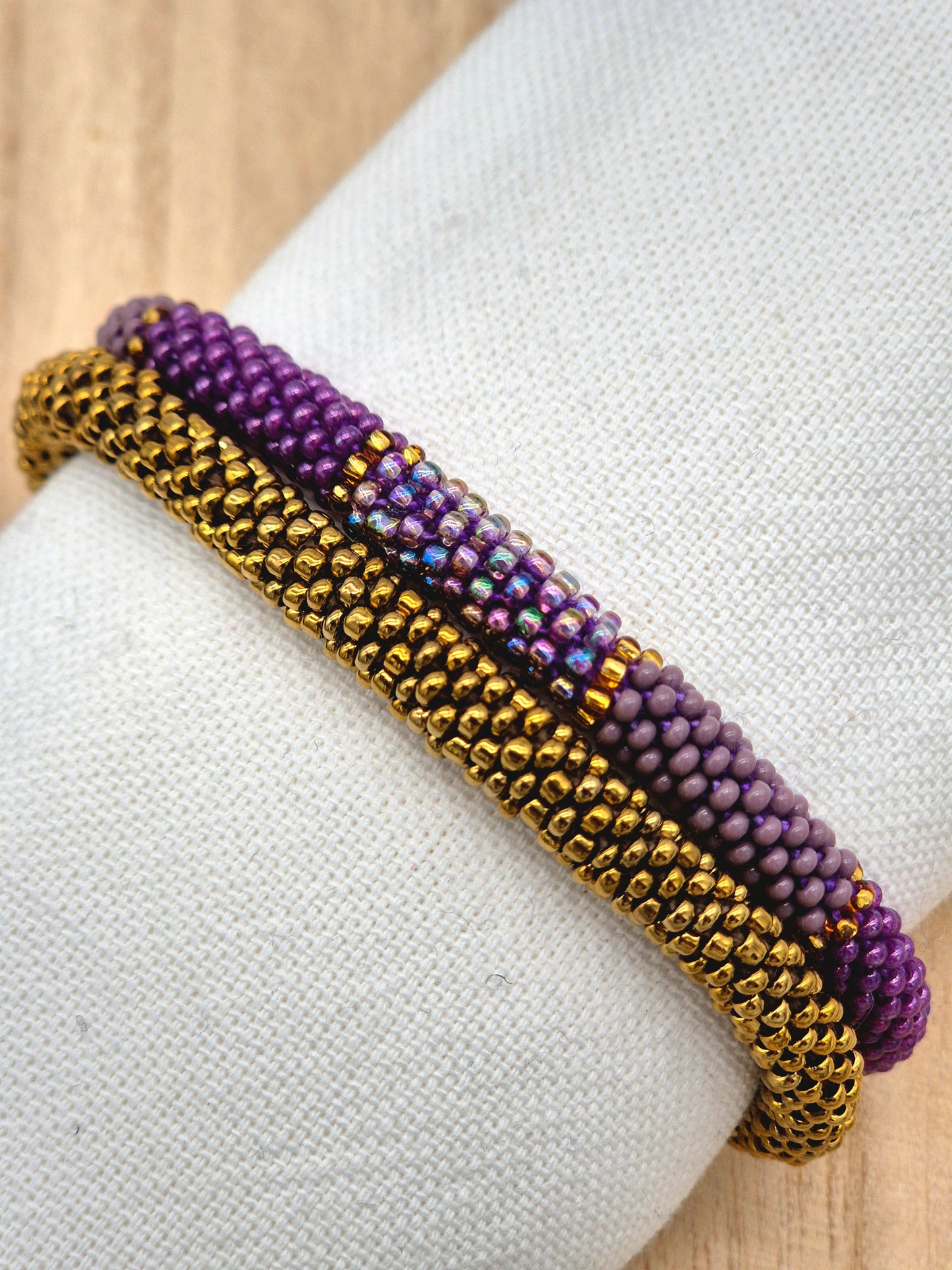 Nepalesisches Armband – Lila/Flieder/Gold