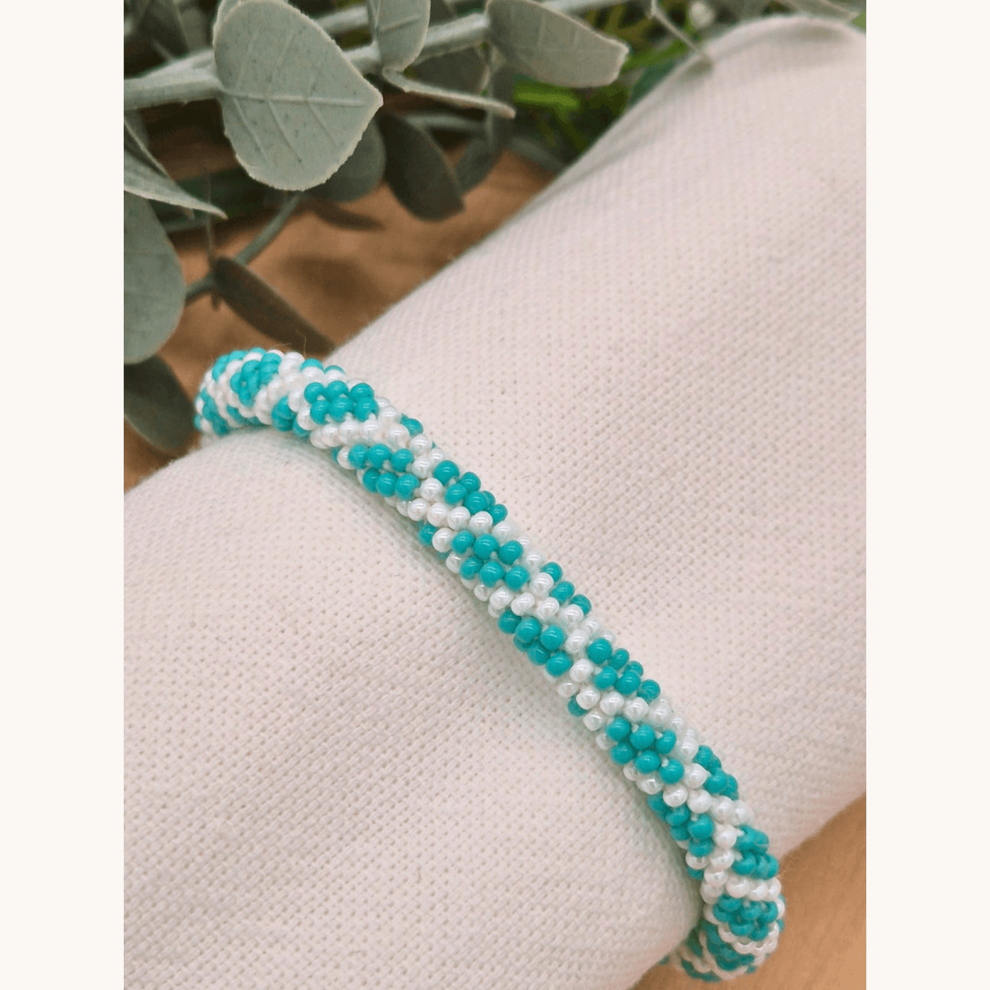 Nepalesisches Armband – Weiss, Tuerkis