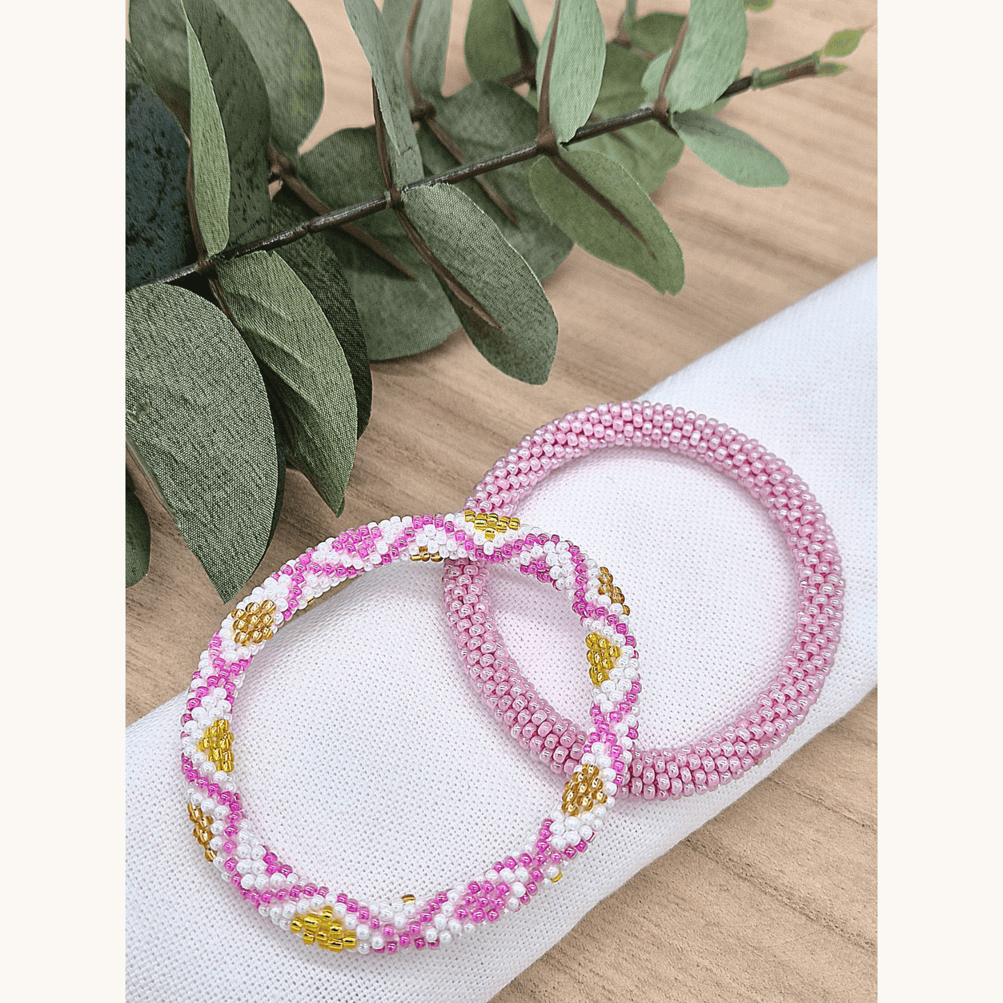 Nepalese bracelet in gold/white
