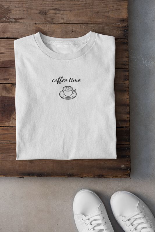 Coffeetime T-Shirt, minimalistisches Kaffee-Motiv, Solo-Ansicht, Geschenk für Kaffeeliebhaber, Malohana